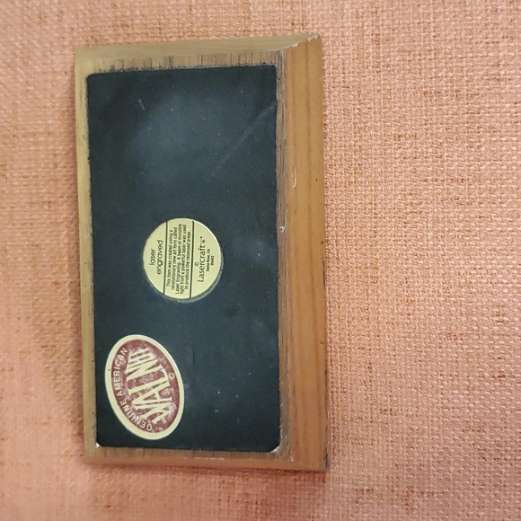 Vintage laser engraved walnut paper weight - Picture 3 of 6